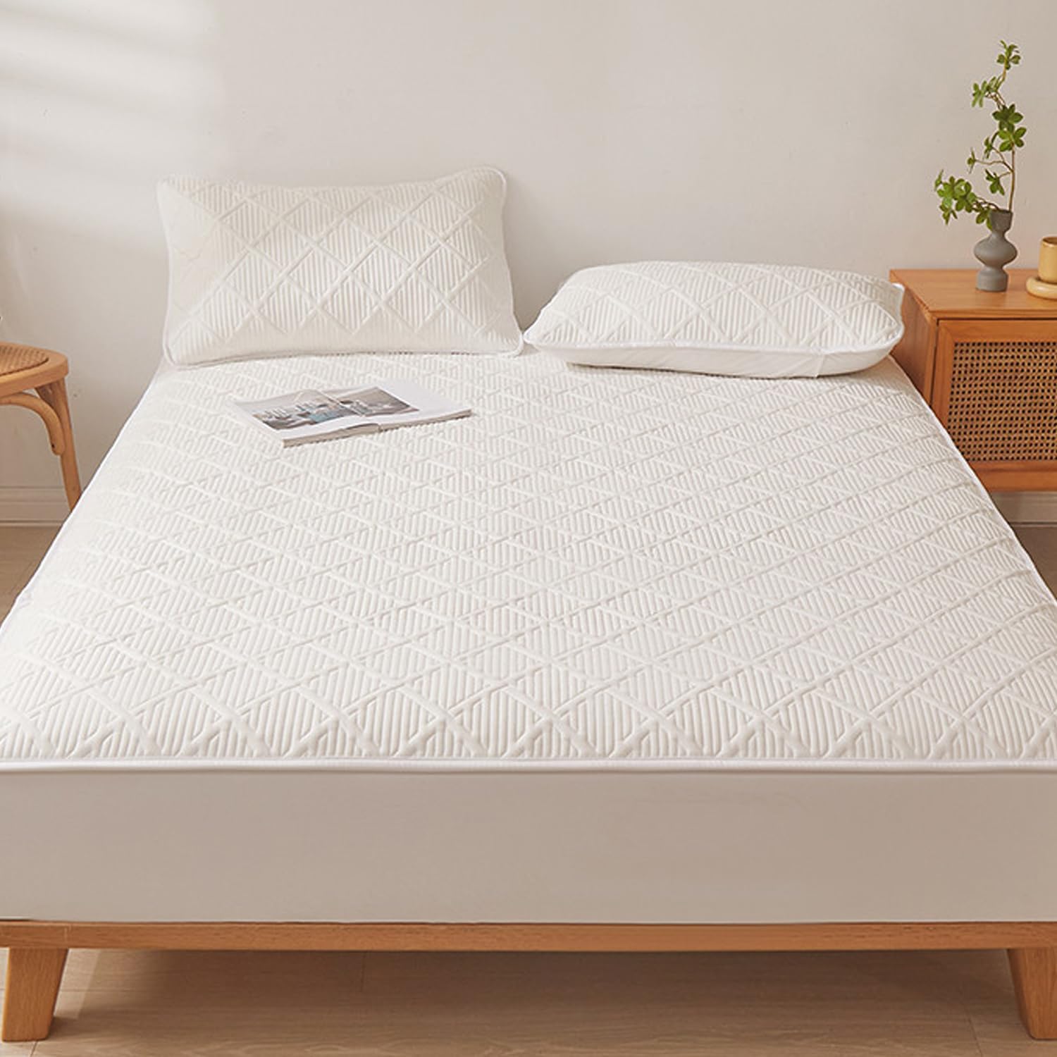 Quilted Fitted Bed Sheet Queen Size Washed Cotton Mattress Protector Home Dustproof Soft Breathable Mattress Pad Covers Elastic Band 2-12In Deep Pocket,White,Twin(90 * 200cm)