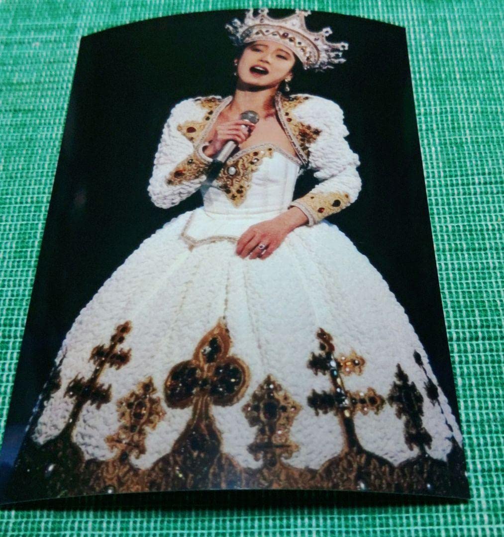 中森明菜　L判写真　昭和アイドル Amazon.co.jp: 中森明菜 L判 写真 アイドル 歌姫 レトロ 1637