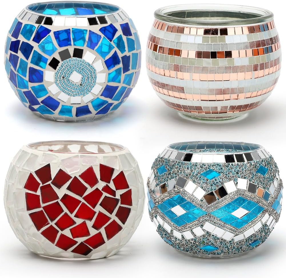 Tea Light Holder Christmas Lantern Glass Candle Holder, Set of 4 Tea Light Glasses Tea Light Glass Candle Jars Votive Candle Holder with Red Berries Pine Cones for Advent Christmas Table