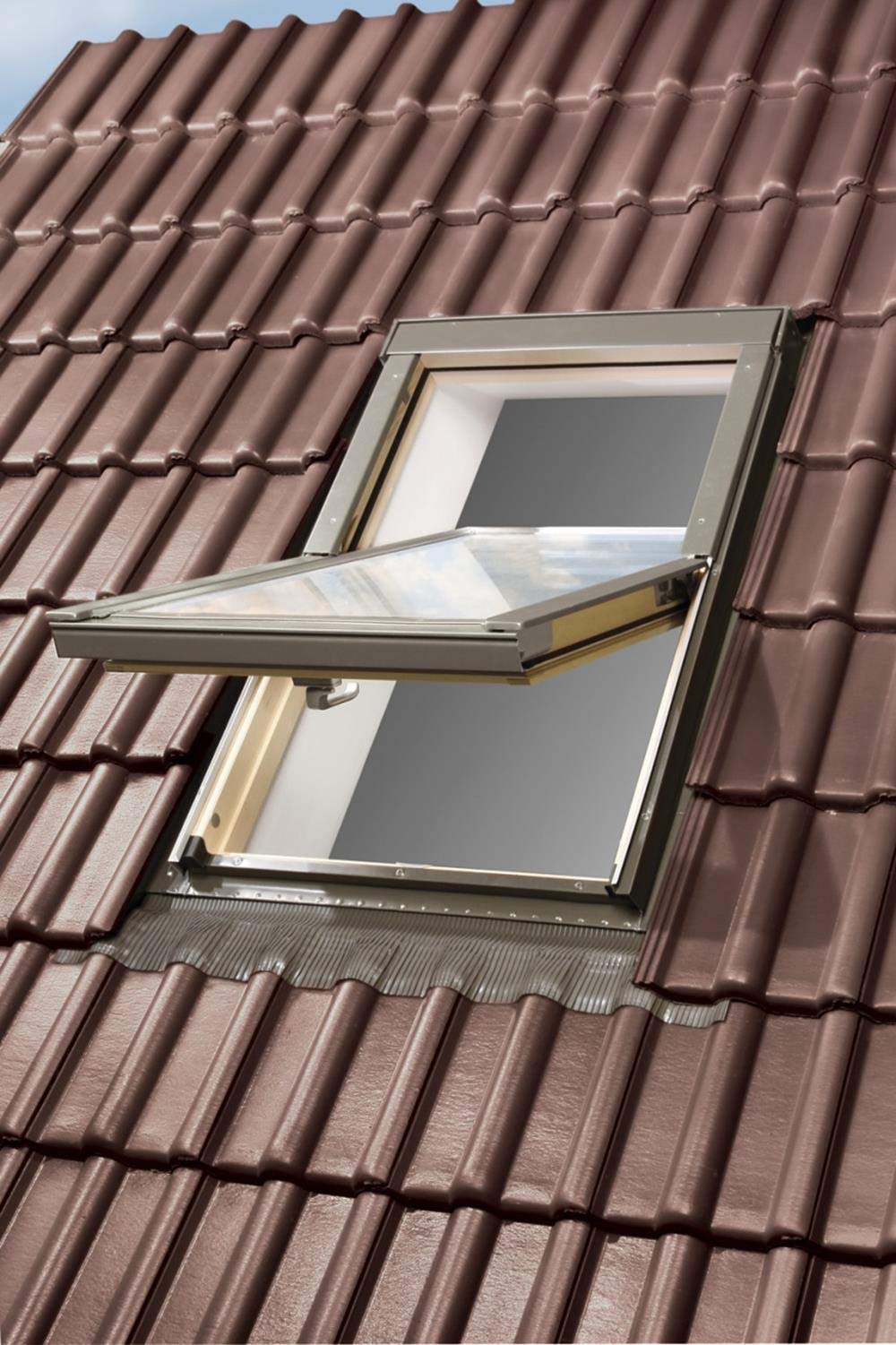 Ventana de techo OptiLight B de 55 x 98 cm, madera lacada transparente, ventana oscilante con doble acristalamiento | valor U de ventana: 1,3 | incluye marco