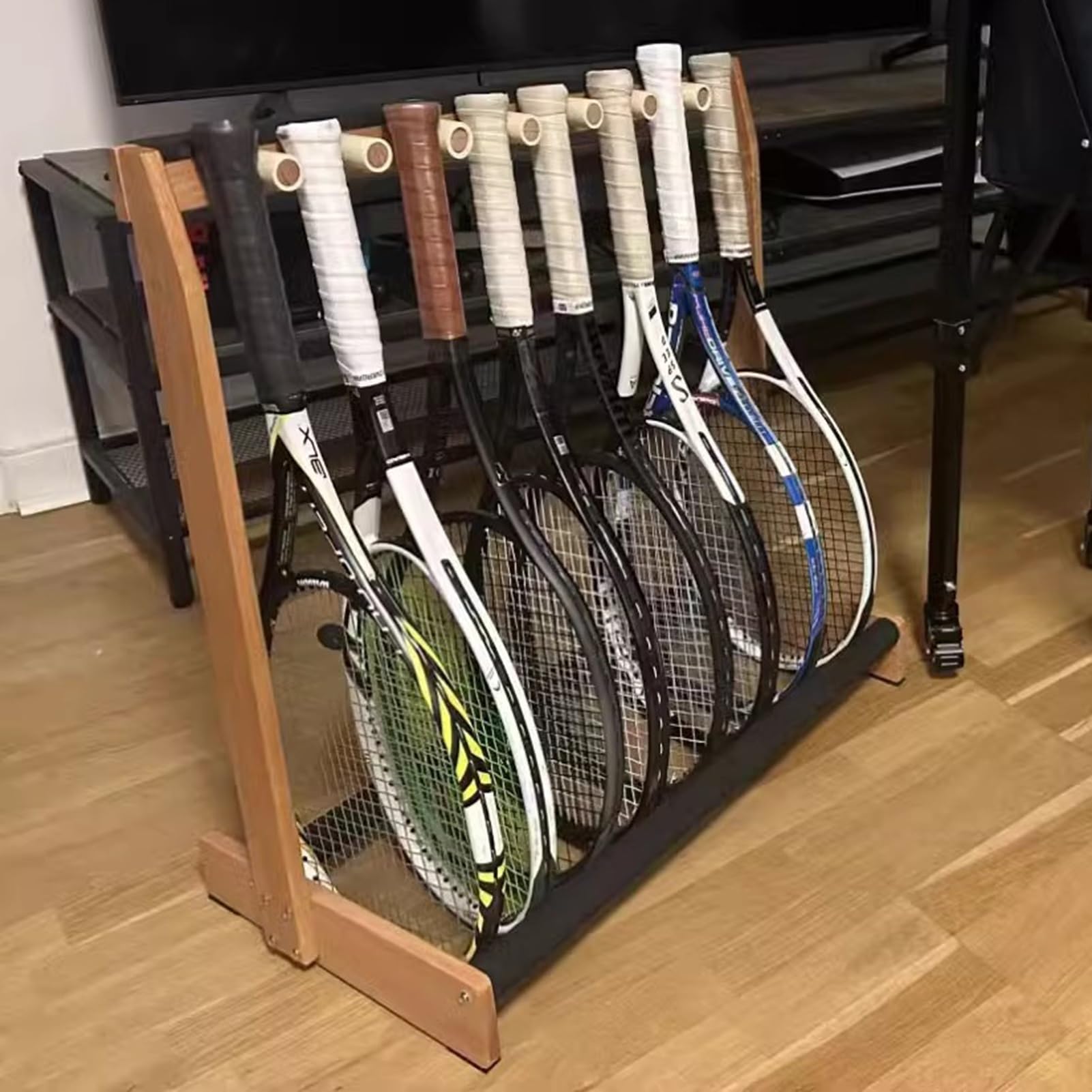 Rastrelliera Racchetta Tennis Grande capacità Porta Racchette da Tennis, Ripiano Porta Racchette in Legno con Braccioli in Schiuma, Contiene 8 Racchette, per Palestre e Aree di Allenamento