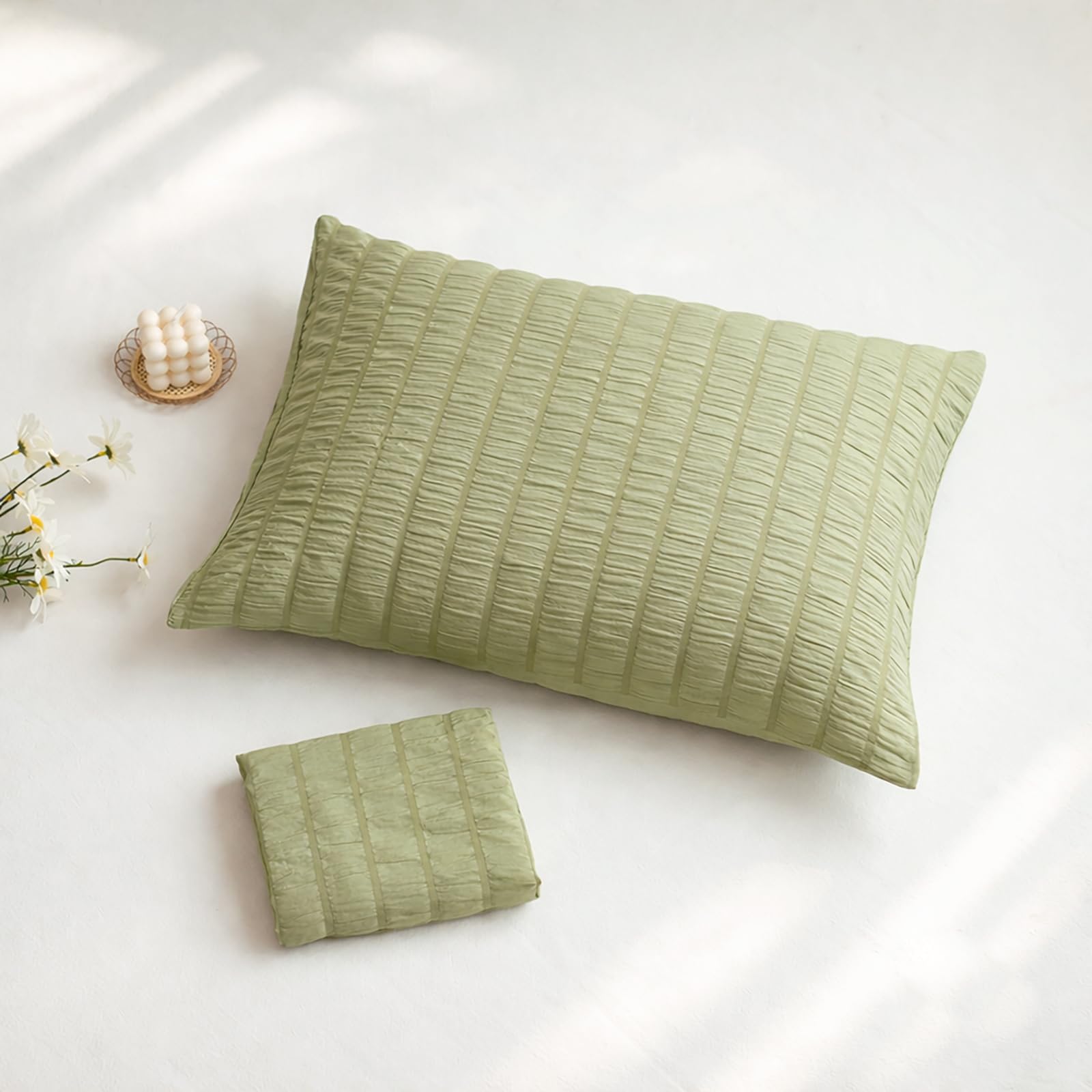 Wotcsil Green Pillow Cases 2 Pack, Seersucker Pillowcases Standard Size 50x65cm Pillow Covers with Envelope Closure, Green