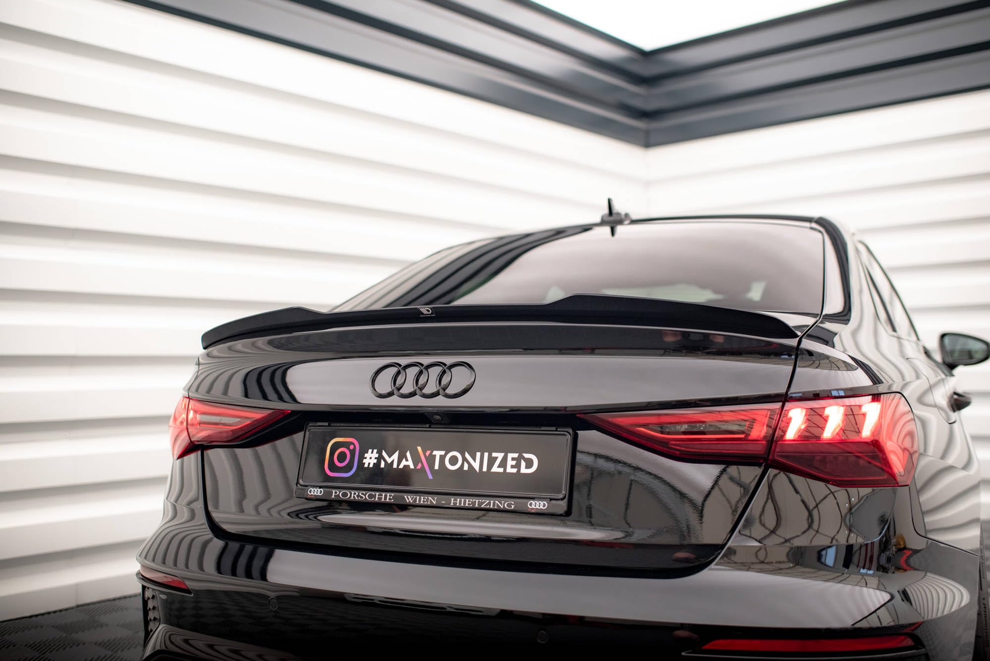 Maxton Design Heckspoiler Lippe für Audi A3 / S3 / RS3 / A3 S-Line Limousine 8Y Hochglanz schwarz