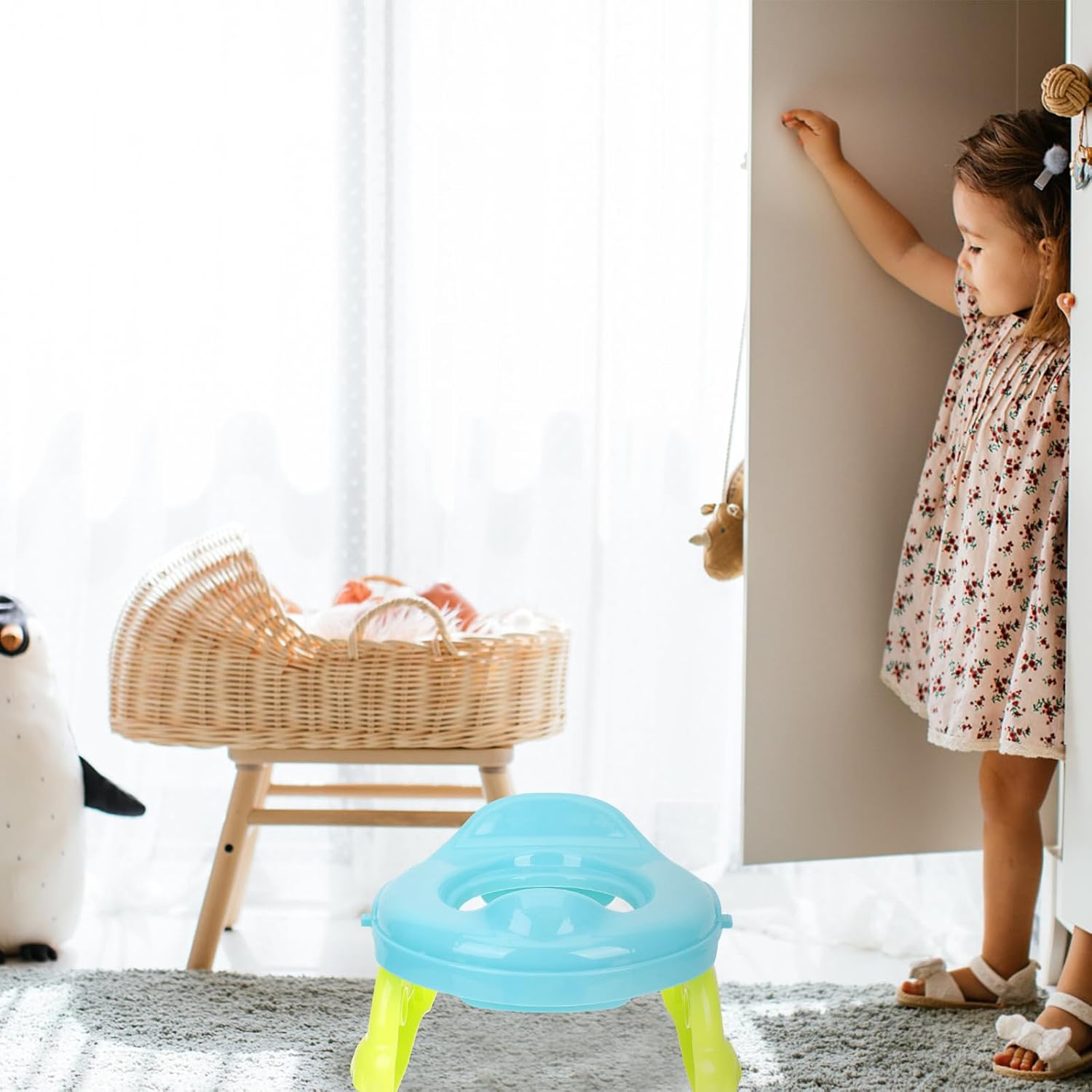 Portable Training Potty Seat and Folding Toilet for Travel, Travel Potty with Leak-Proof Design, Lightweight and Compact for Boys