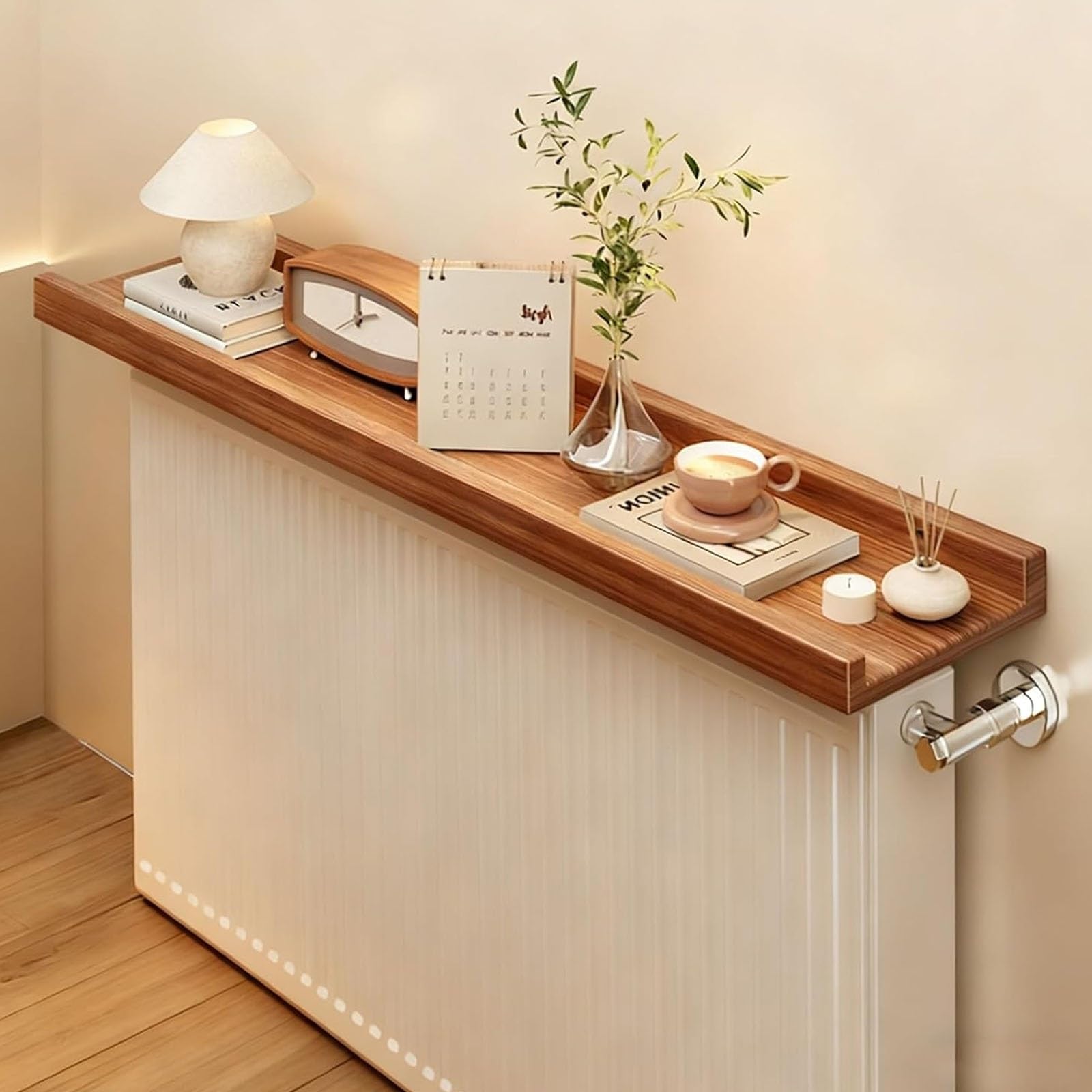 Étagère radiateur bois marron pour aménager un coin déco chaleureux dans le salon