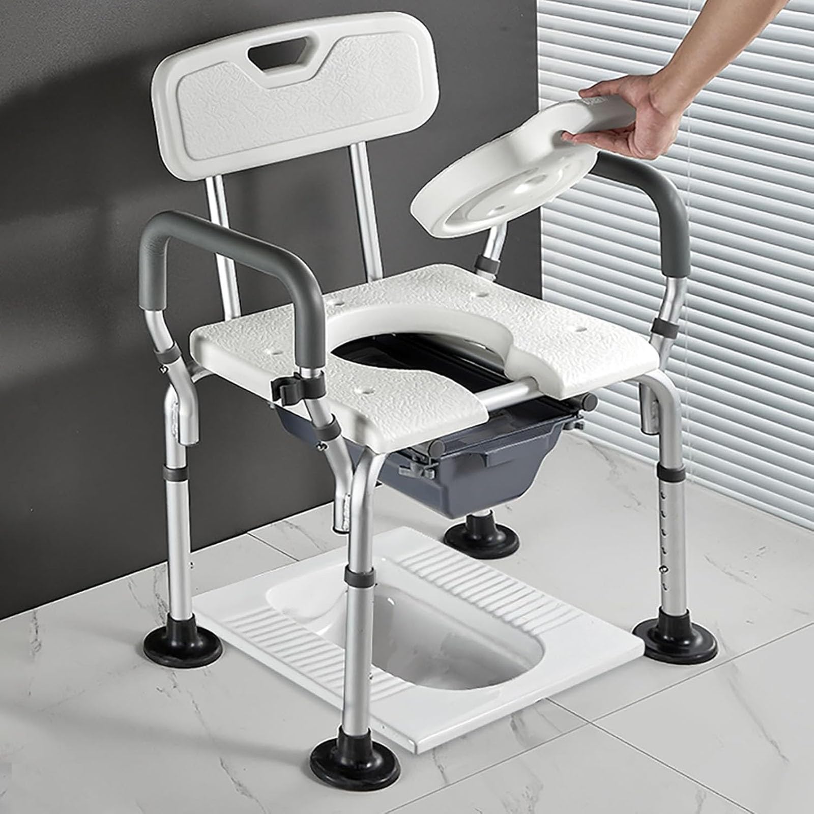 Chaise percée de chevet avec accoudoirs pour handicapés