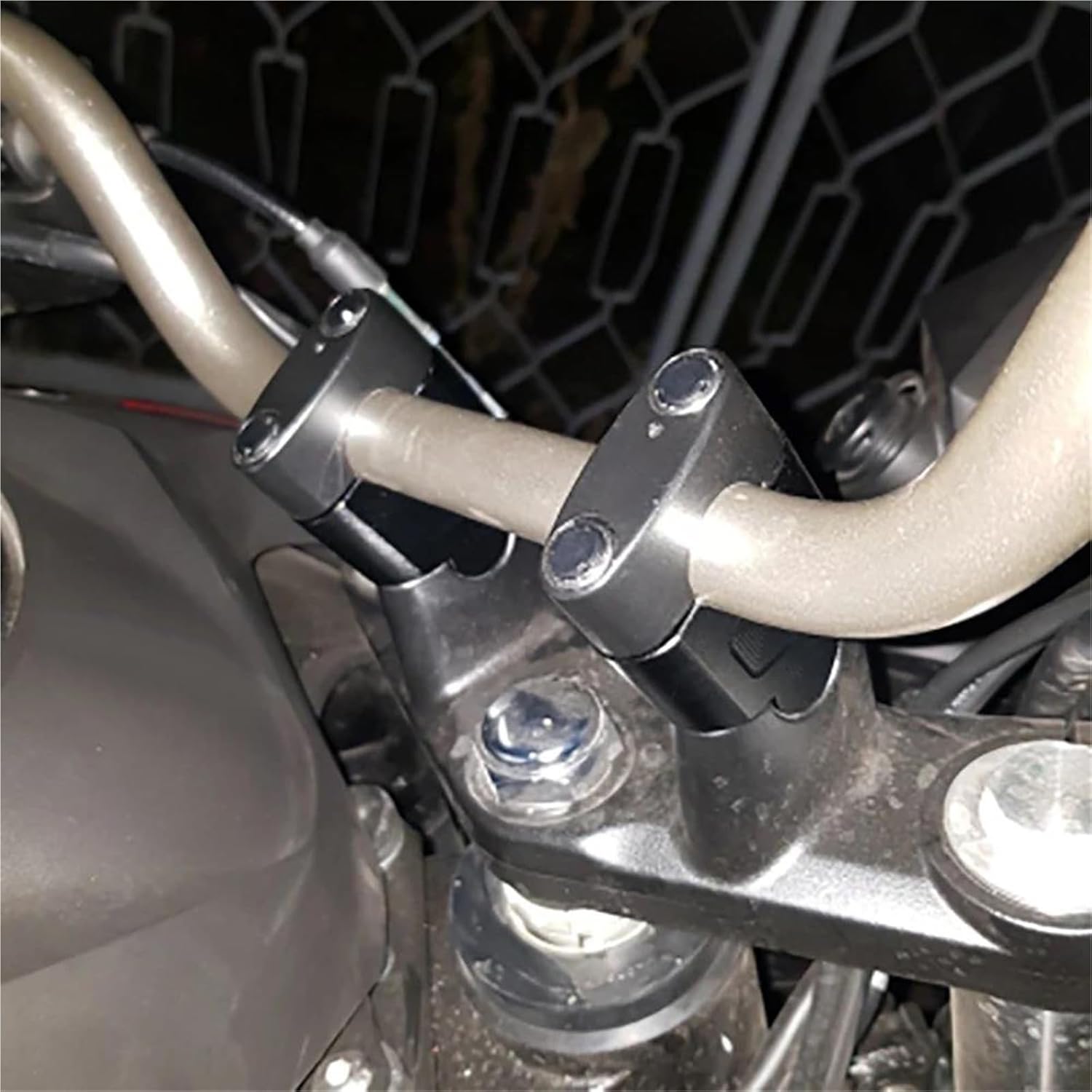 ハンドルバー バックムーブ リフター オートバイ用ハンドルバー ライザーに適合するスズキ DL1000 DL650 Vストローム D