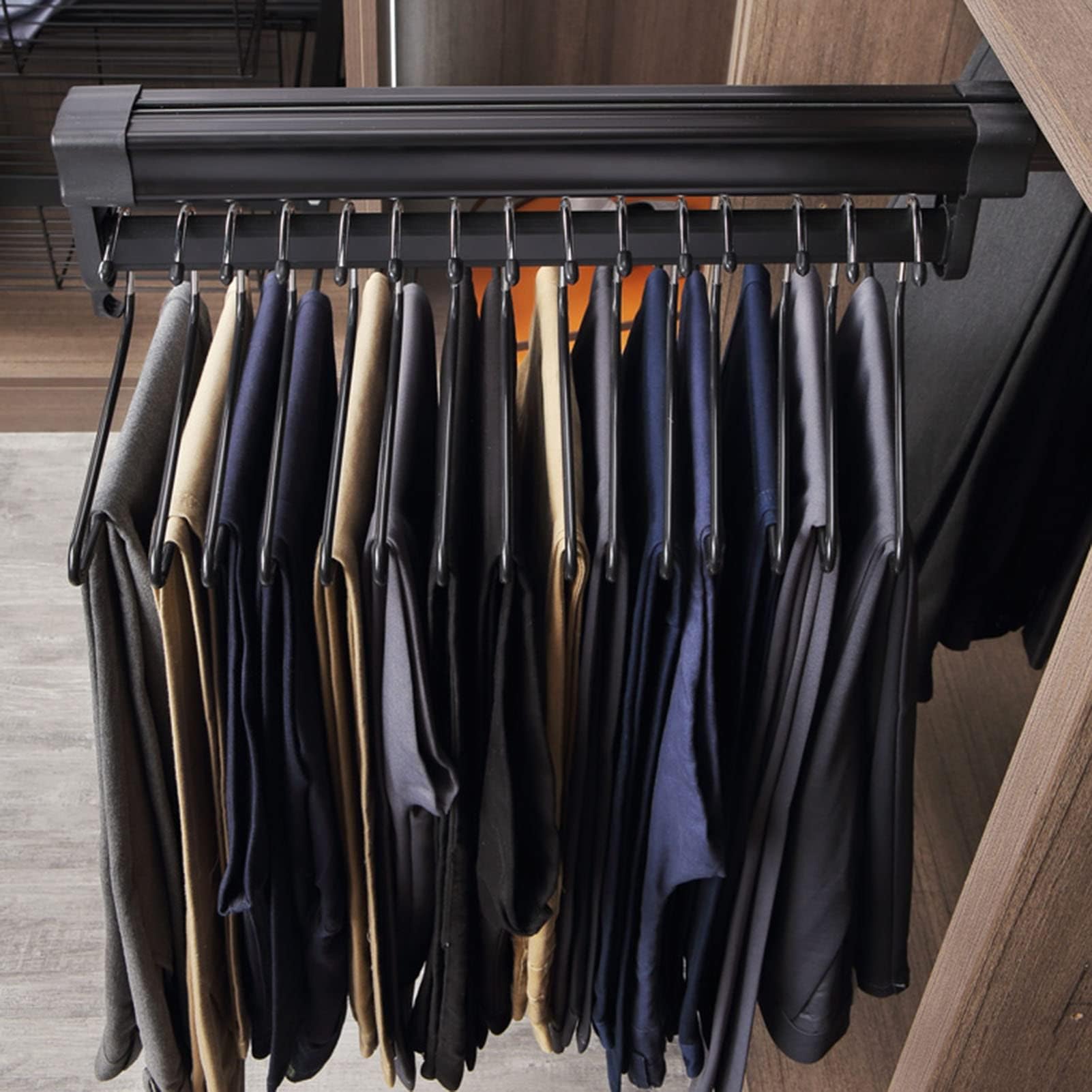 Heavy duty hanger 10-24 Inch Pull-Out Closet Rod Adjustable Wardrobe Clothing Rail Top Mount Wardrobe Hanger Rack, Retractable Clothes Hanger Towel Rail Closet Organizer, 2 Colors (Black 61cm/24in)