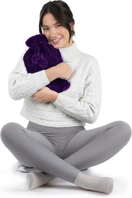 LIVIVO 2L Hot Water Bottle with Insulating Cover Featuring Decorative Pom-Poms - Keep Cosy and Warm (Purple)