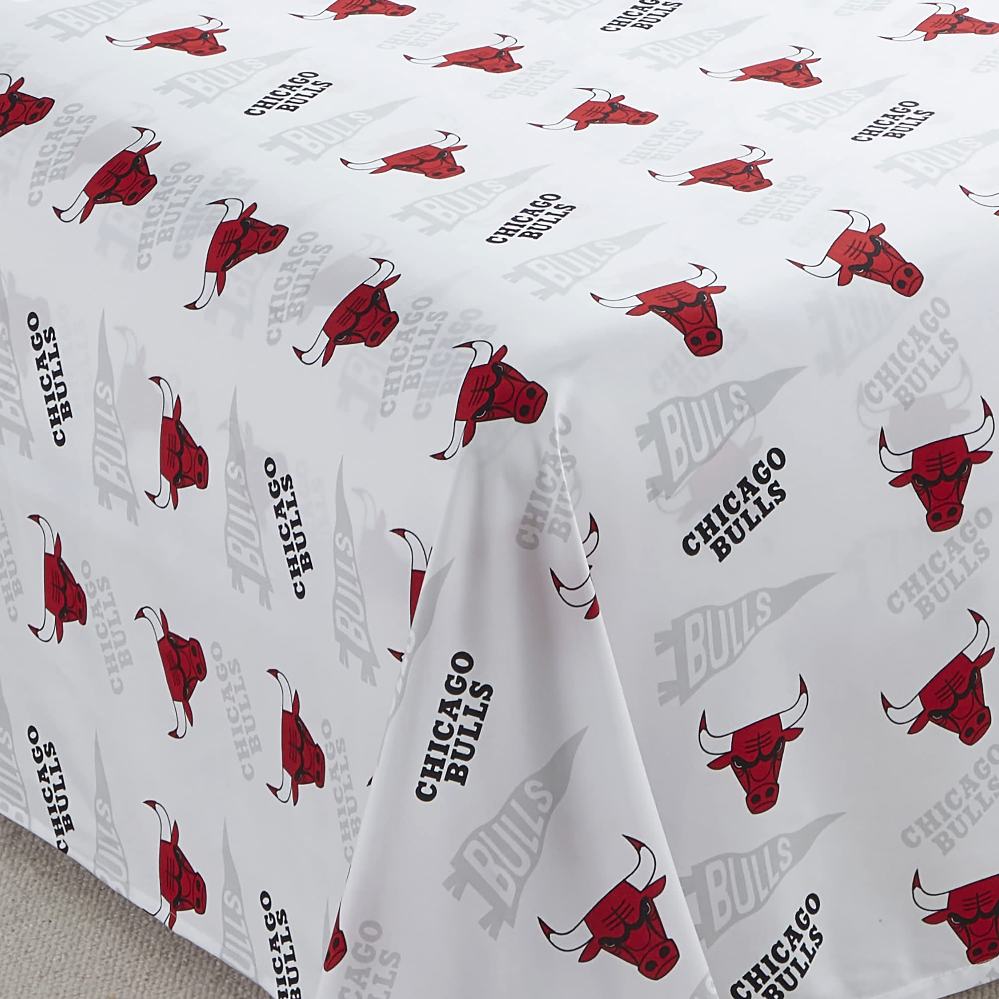 Amazon.com: NORTHWEST Officially Licensed Chicago Bulls NBA Full 