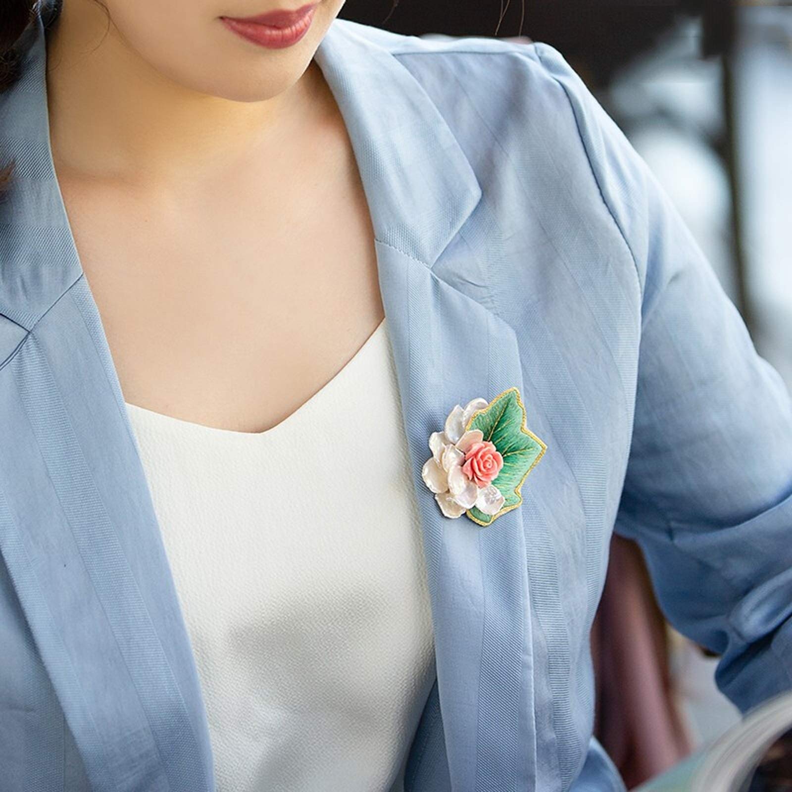 Spilla con perle ricamate a mano Spilla in stile nazionale per corpetto placcato oro spilla floreale spilla da bavero per ragazza sposa matrimonio corpetto gioielli regali spille spille,