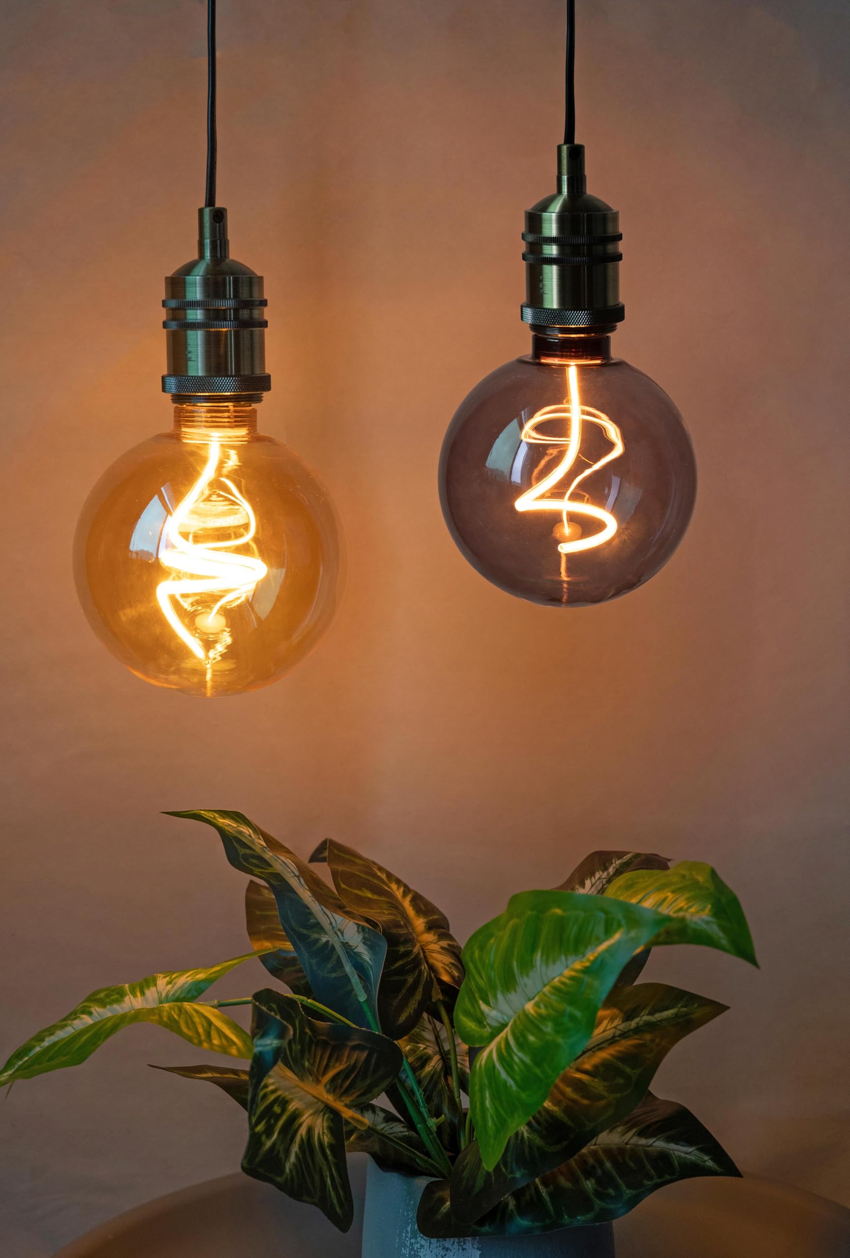 greenandco 4 żarówki LED w stylu vintage z możliwością ściemniania do oświetlenia nastrojowego, E27 G125, 4,9 W, 100 lm, 1800 K (bardzo ciepła biel) | 320° | 230 V | szary przydymiony | bez migotania
