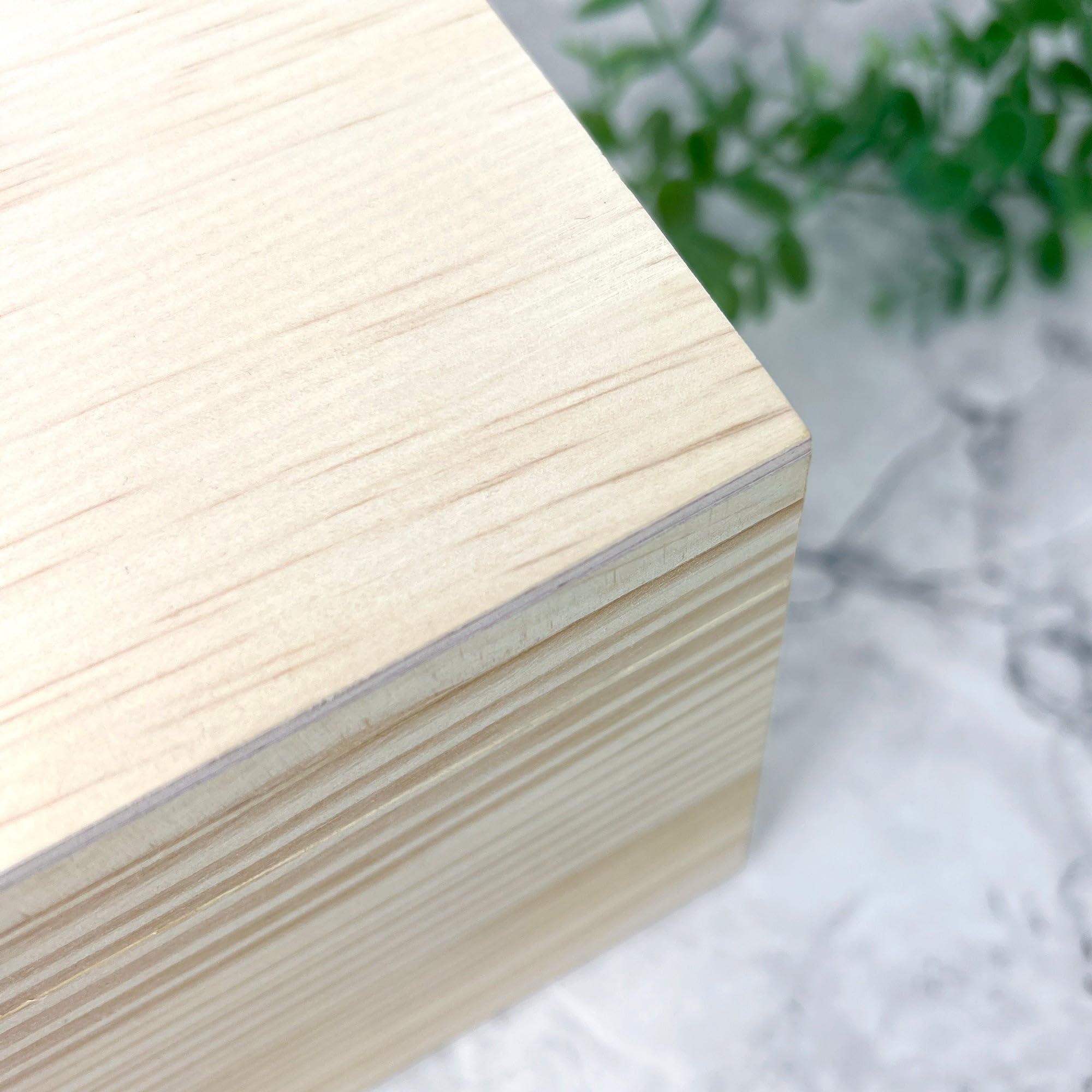 Caja de recuerdos personalizada con nombres de parejas | Regalo de aniversario de madera | Caja de madera personalizable con nombres | Caja de recuerdo de boda | Bisagras y cierre de metal | 26 cm de