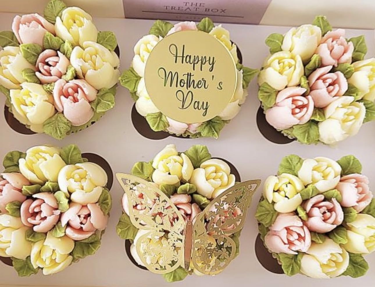 6 Happy Mother’s Day Cupcake Discs, Mothers Day Gold Round Toppers, Cake Disc, Hamper Gift Tags, Flower Charms, Gift Wrapping, Decorations.
