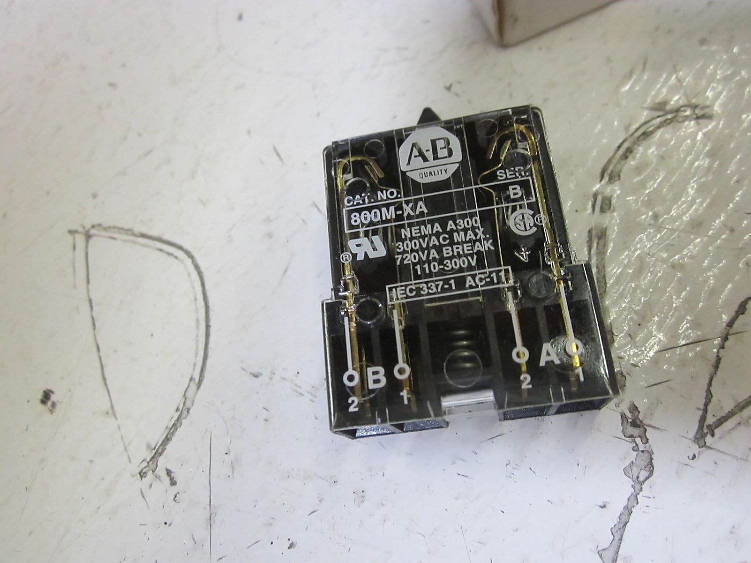 ALLEN BRADLEY 800M-XA Series B Contact Block