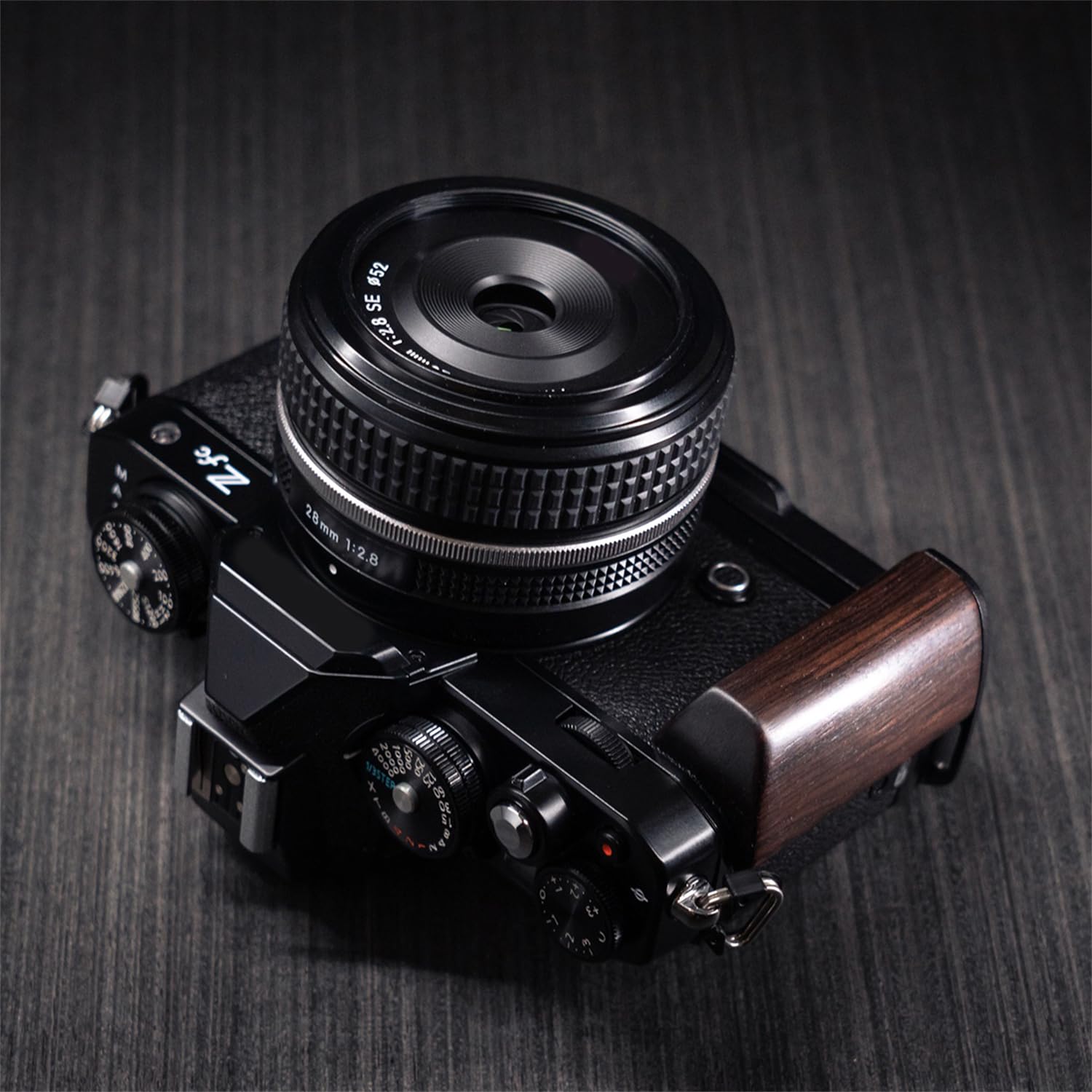 約1800ショット 別売ウッドグリップ付！nikon zfc 人気ブラック 美品 Amazon | Nikon 用 Z fc Zfc 専用 カメラウッドグリップ 高級檀木材