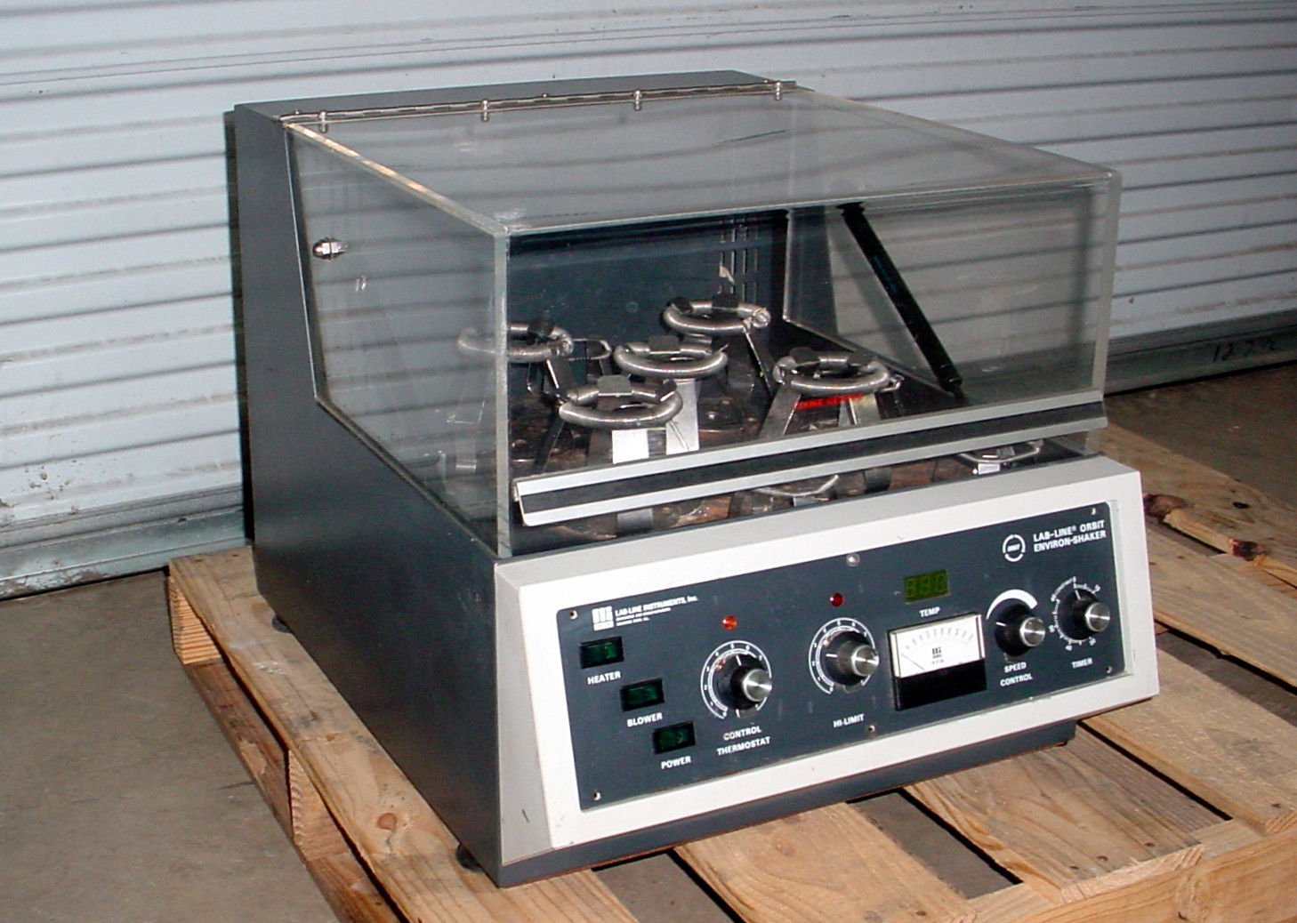 LabLine 3527 Orbital EnvironShaker 600W, 120V, 375RPM, 1/15HP Shaker