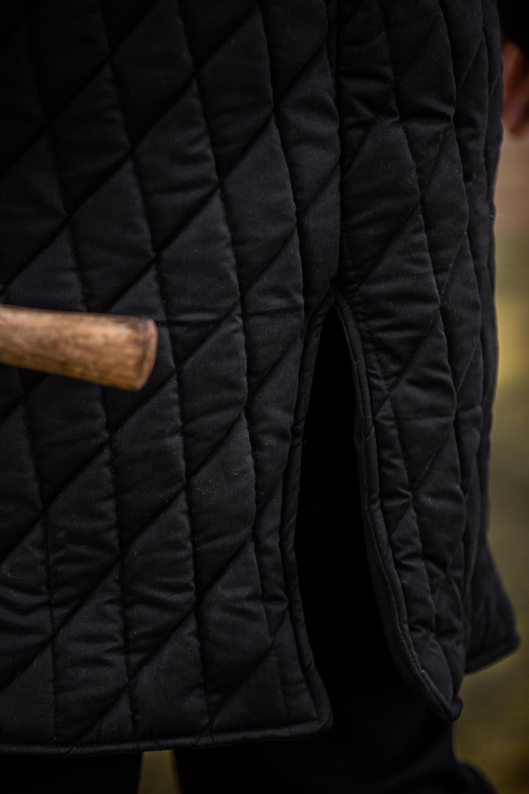 Leonardo Carbone® Klassischer Mittelalter Gambeson Nils - Mittelalter Kleidung Herren, Kostüm Accessoires, Gambeson-Mantel volle Ärmel, Theater-Kostüm, LARP, Cosplay - 100% Baumwolle Schwarz M