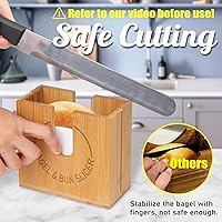 Vista 3 de Soporte de corte de bagel ajustable Soporte de corte de bagel de bambú con ranuras ajustables de ancho para bagels pequeños y grandes, bollos