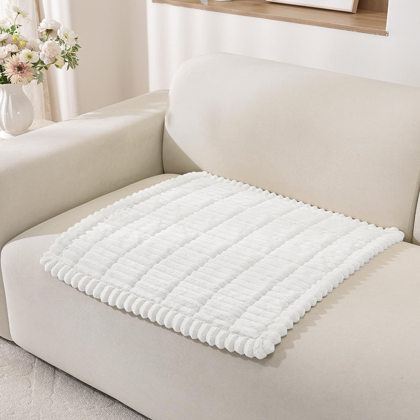 XINEAGE Thick Sofa Covers Washable, Soft Flannel Sofa Cover 2 3 4 Seater, Fuzzy Sofa Slipcovers Non-Slip, Couch Seat Covers Furniture Protctors for Dogs, Pets (70x70cm, White)