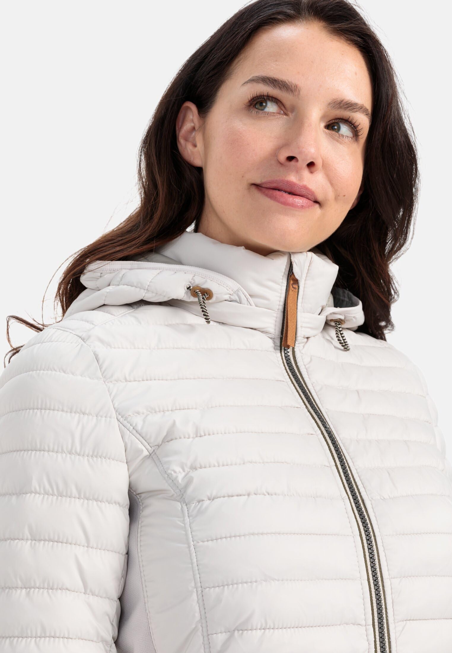 camel active Damen Leichte Steppjacke I Winddicht und wasserarbweisend Wollweiß – Bild 6