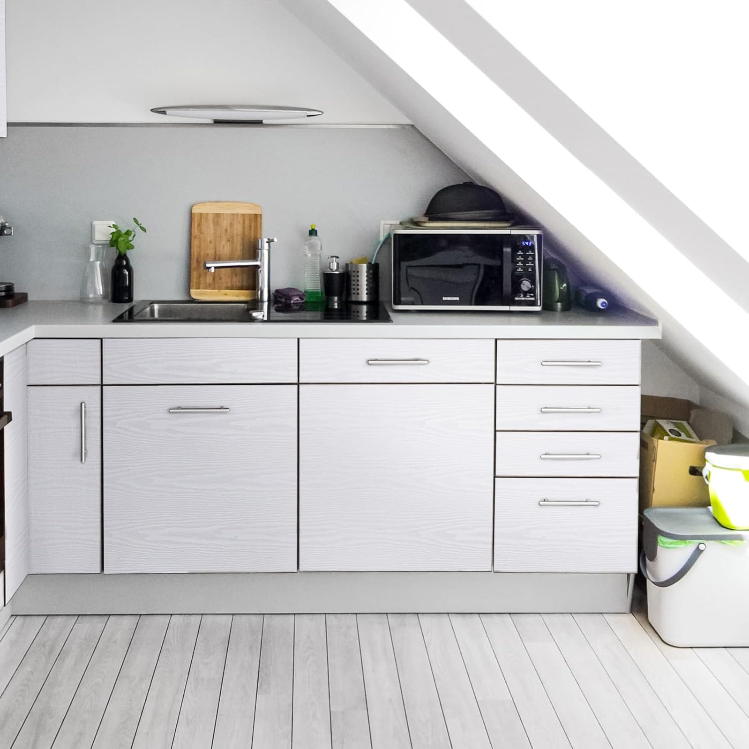 Sevalo White Wood Contact Paper Peel and Stick Wallpaper Wood Grain Contact Paper for Cabinets and Drawers Self-Adhesive Removable Wallpaper Kitchen Vinyl Wrap for Cabinet 17.7”×393”Thick Waterproof