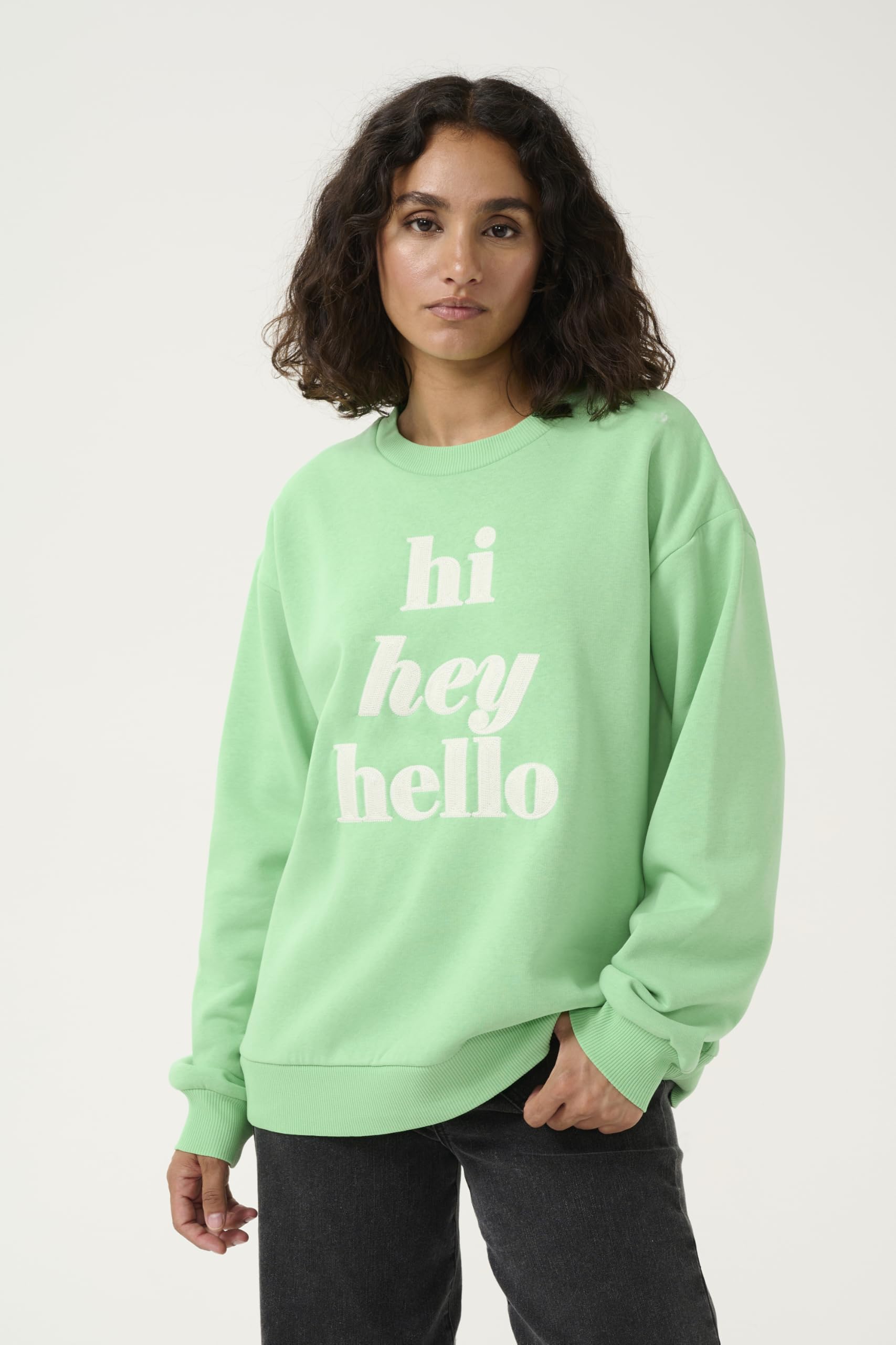 KAFFE Women's Sweatshirt Statement Print Crew Neck Long Sleeves Regular Fit Femme