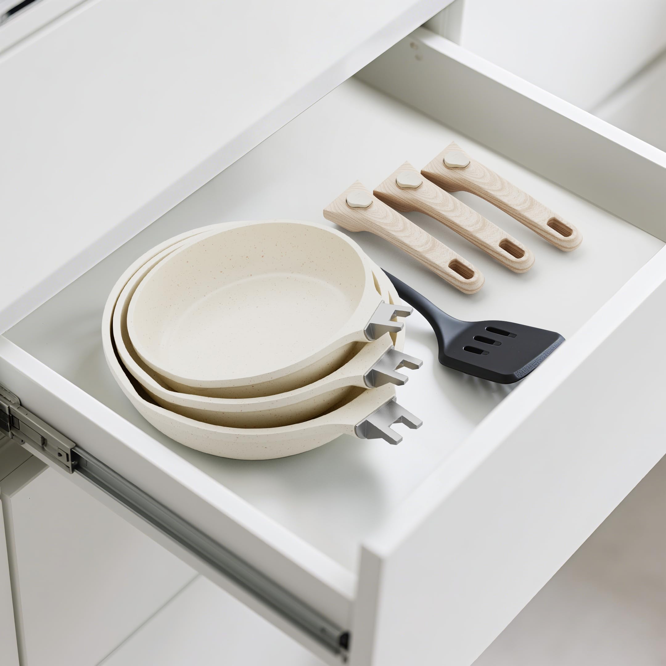 RIOVARM Induzione Set di padelle con manici staccabili, Antiaderente Padelle universali con coperchi 20 cm 24 cm 28 cm, Granito Padella per omelette, Set di pentole Adatto per forno e lavastoviglie