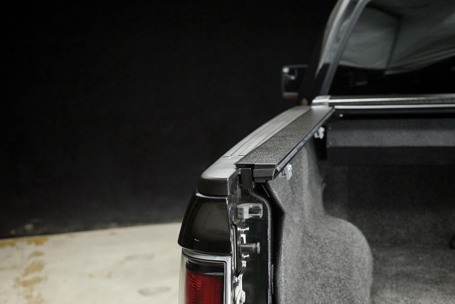 Pace Edwards Switchblade Retractable Truck Bed Tonneau Cover for 2021-2026 Ford F-Series Super Duty, 8" Truck Bed