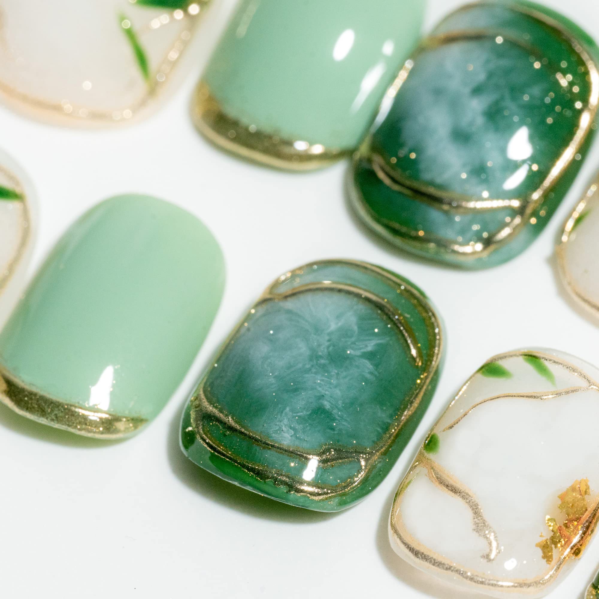 Sun&Beam Nails Handmade Press-on Short Squoval Round Green White Hand-Painted glossy Ombre Design Fashion False Nail Tips 10 Pcs Set (#033 M) - Image 3