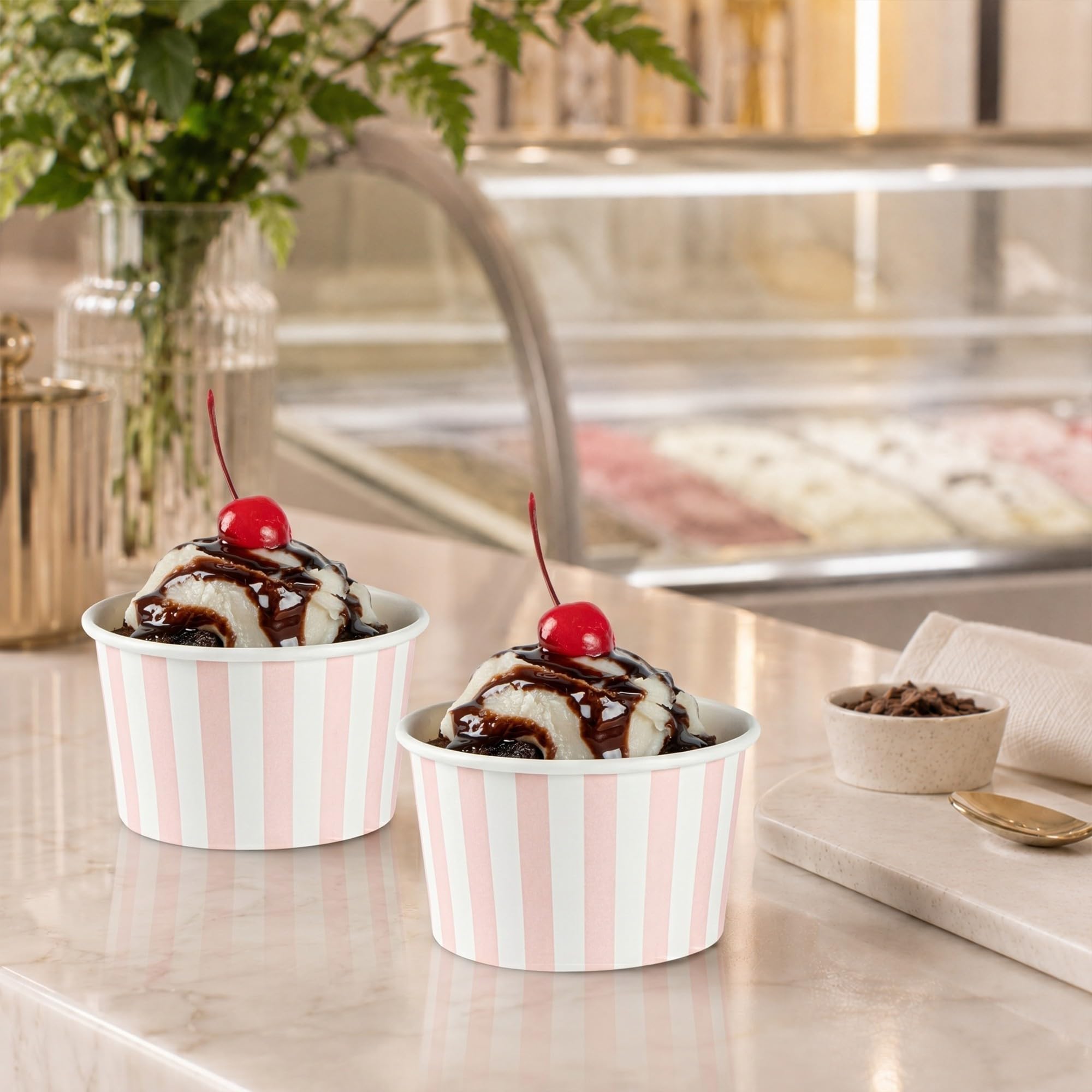 Restaurantware Coppetta - Vasos de postre de 5 onzas, 200 vasos desechables para helado, tapas se venden por separado, cuencos FroYo de papel a rayas, rosa y blanco, para alimentos fríos y calientes,