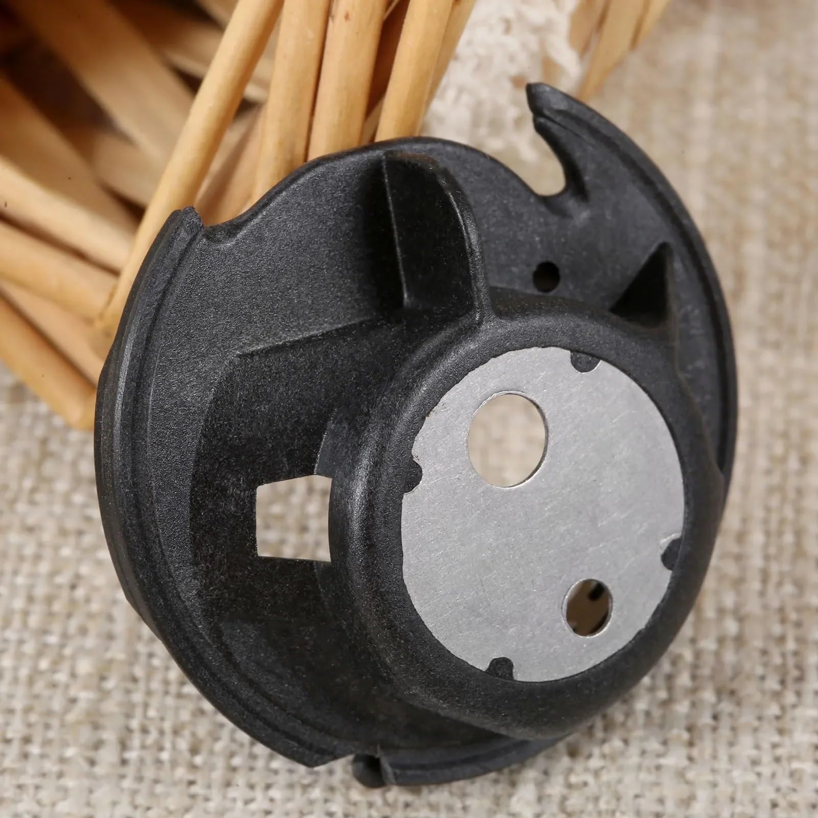 小物 64619 Bobbin Case XE7560001/XC3152221 for babylock and for Brother