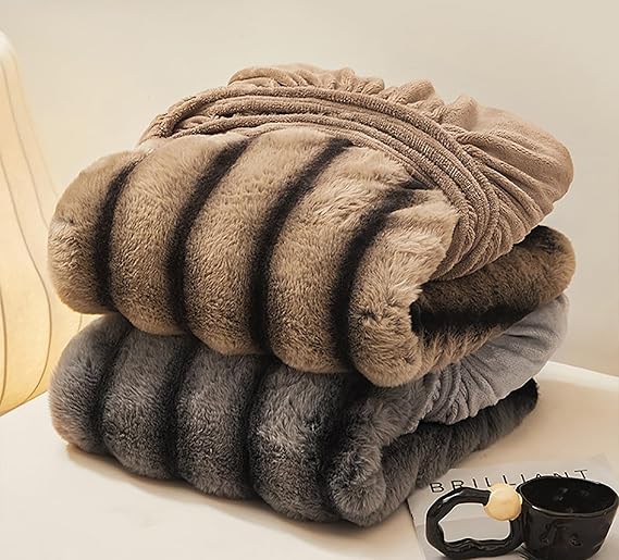 Thickened and Fleeced Elastic Fitted Sheet, Soft and Comfortable Quilted Bed Sheet, Dustproof and Durable Bed Covers for Home,B,120x200cm(47x79inch)