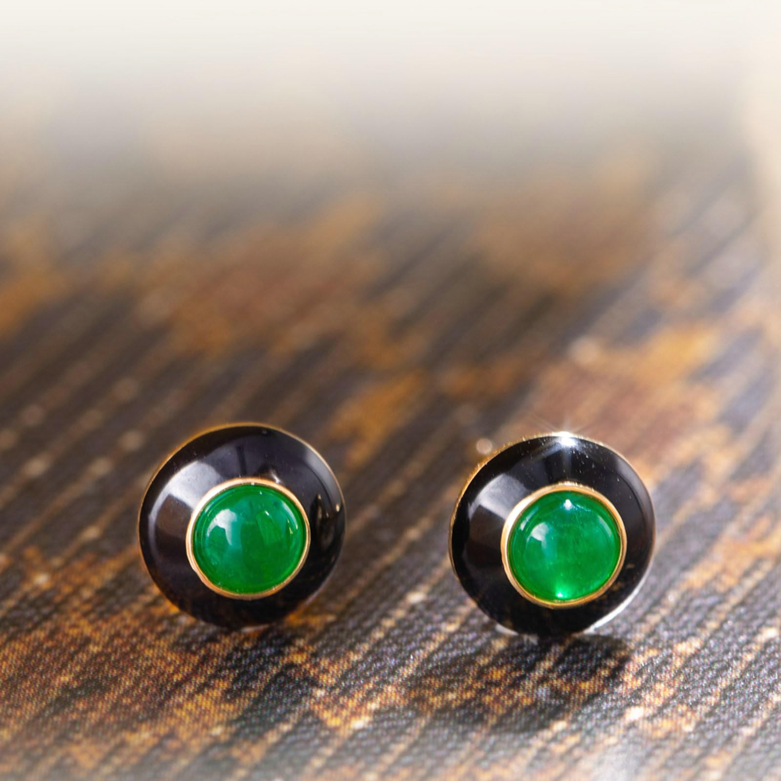 Orecchini A Lobo Donna, Oro Giallo 9/14/18K Orecchini con smalto nero e smeraldo rotondo da 0,3 ct