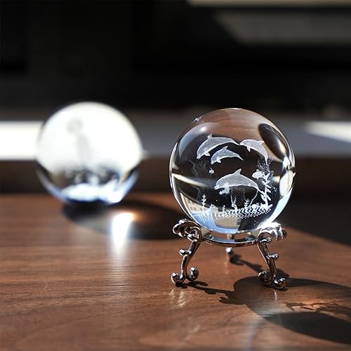 Miniatura 2 de HDCRYSTALGIFTS Bola de cristal grabada en 3D con soporte de 2.362in de delfín y pisapapeles de cristal (transparente)