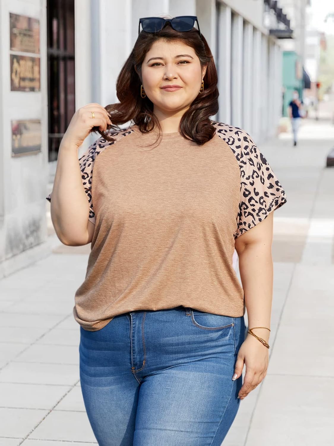 HDLTE Womens Plus Size Tops Floral Bell Sleeves Blouses Summer Crewneck Tunic Loose Casual T Shirts - Image 2