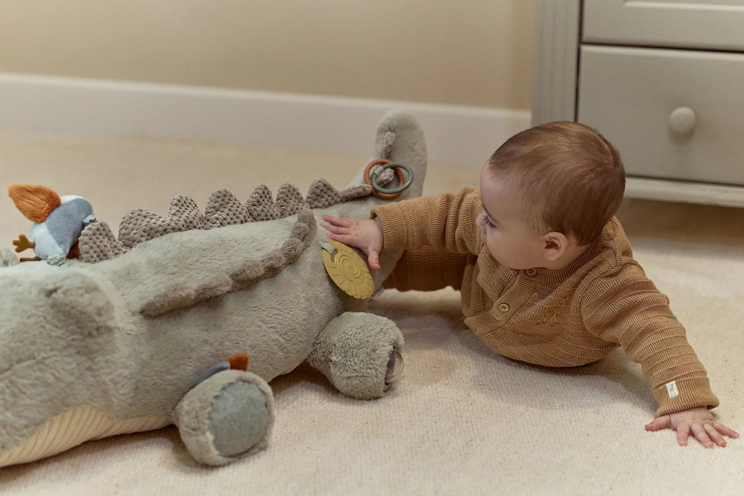 Little Dutch Activity Plüschtier XL - Motorikspielzeug - Babyspielzeug - Krokodil - für Babys ab der Geburt - Unisex - Safari Friends - grün (90 cm)