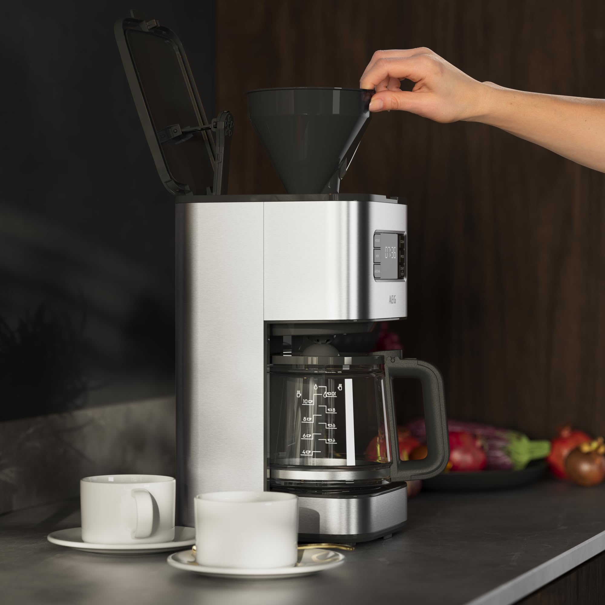 AEG Kaffeemaschine Deli 5, 1,5 l, Programmierbarer Timer, Warmhaltefunktion, Sicherheitsabschaltung, Wasserstandsanzeige, Optimale Mengendosierung, Anti-Tropf-Funktion, Edelstahl, CM5-1-6ST