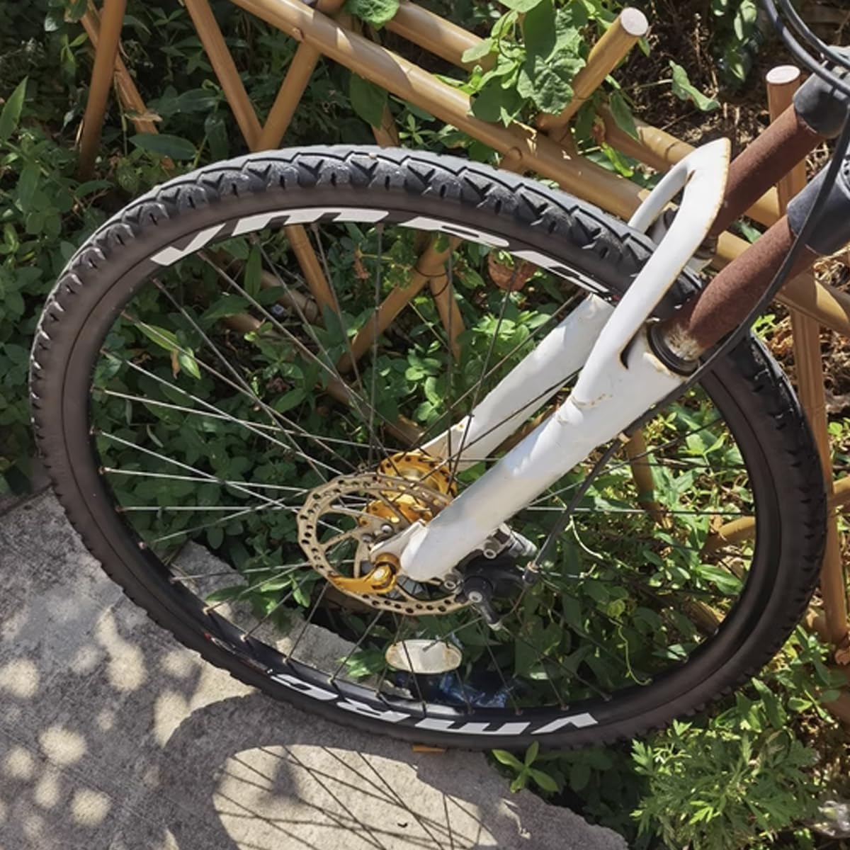 26x1.95 Bicycle Solid Wear-Resistant Airless Tire Anti Stab Riding MTB Road Bike Tyre 26 Inch Non-Inflatable Tires