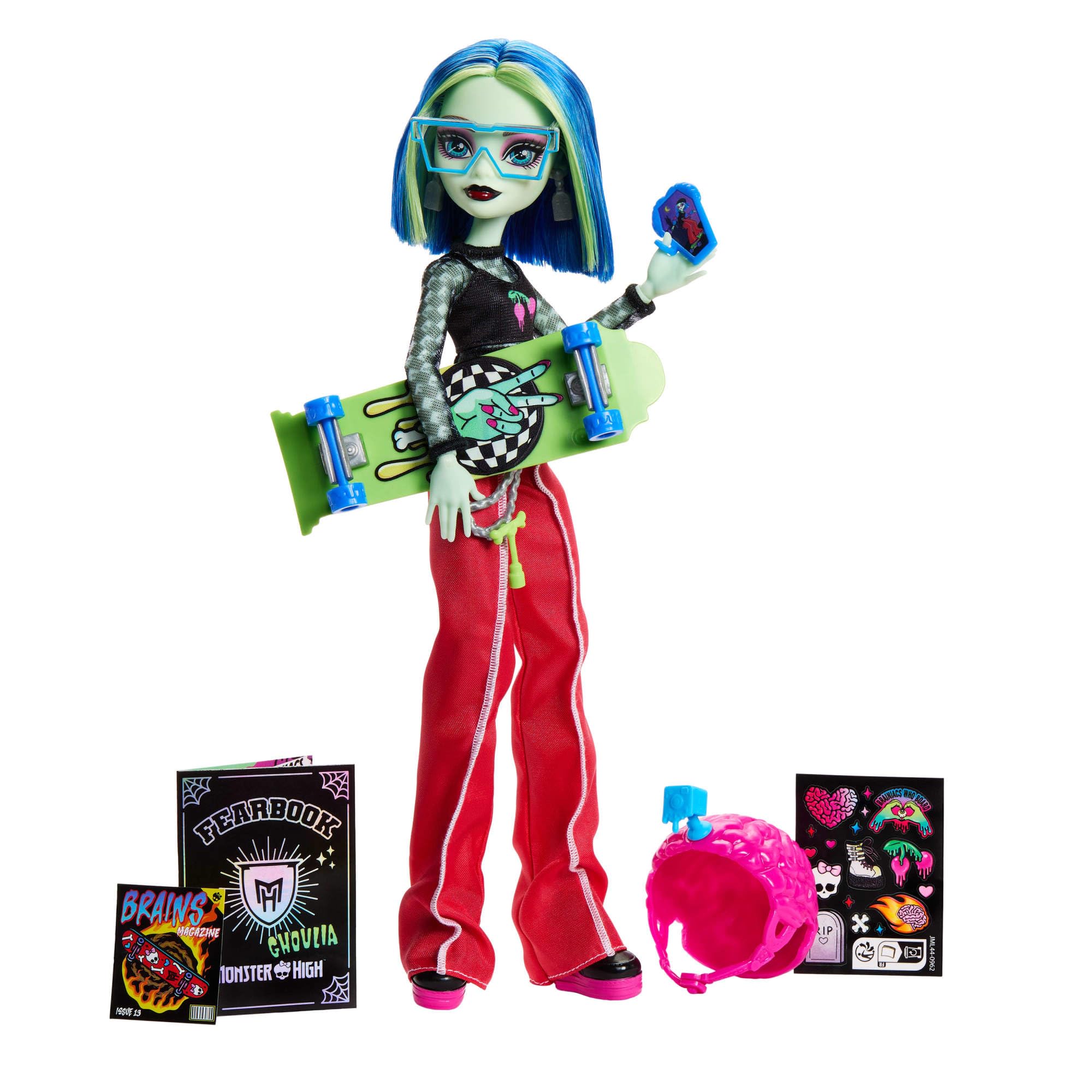 Monster High Fearbook Ghoulia Yelps Doll and Accessories Set with Skate Club Theme including Varsity Jacket, Yearbook, Skateboard and Brain Helmet, JML44