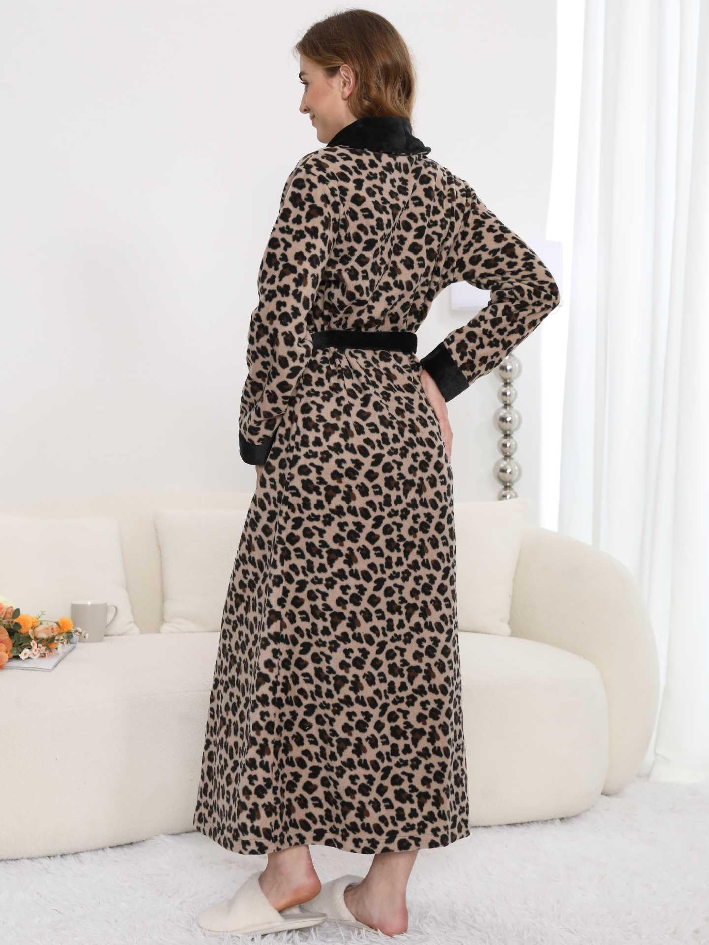Langer Bademantel mit Retro-Leopardenmuster,warmer,luxuriöser,weicher Flanell-Bademantel mit schwarzem Patchwork-Design,flauschige Langarm-Nachtwäsche für Damen