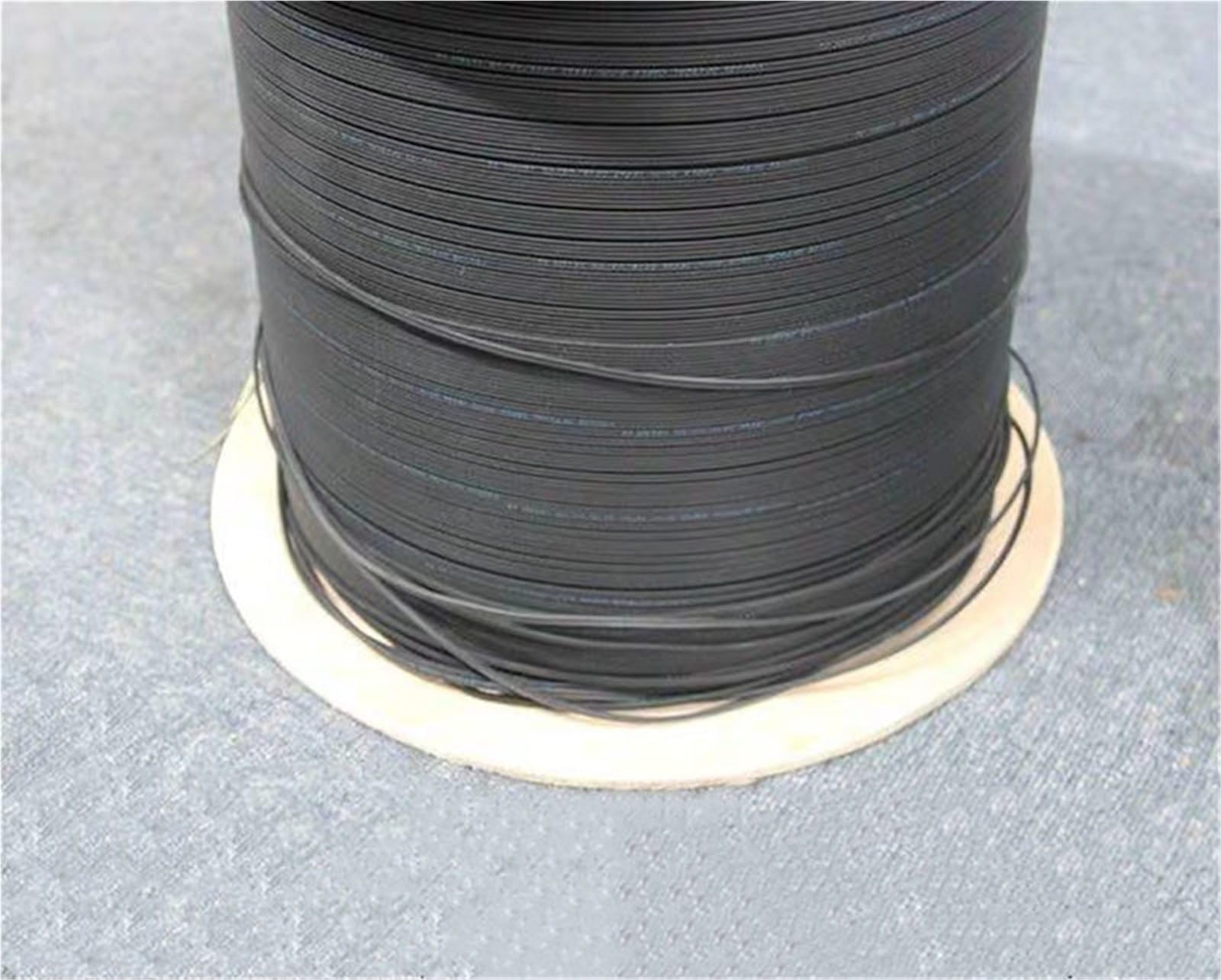 Cavo di Caduta FTTH 2 Fili di Acciaio 1 Nucleo G652D Fibra Ottica Nero Bianco 2 km/Rotolo GJXH-2B6a2 Cavo Interno 1000 m(Black)