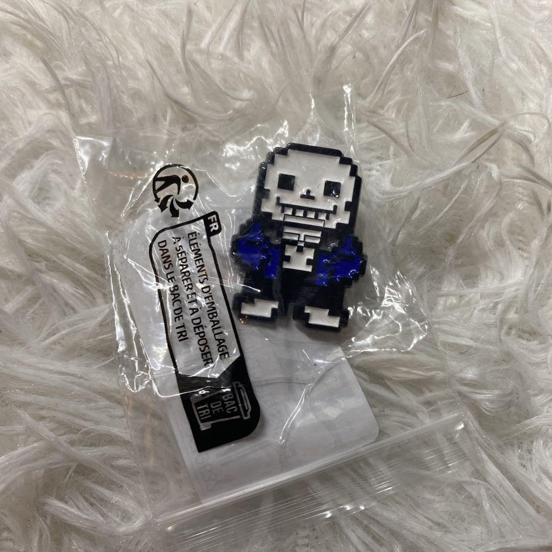 Amazon | UNDERTALE サンズ ピンバッジ アンダーテイル | バッジ