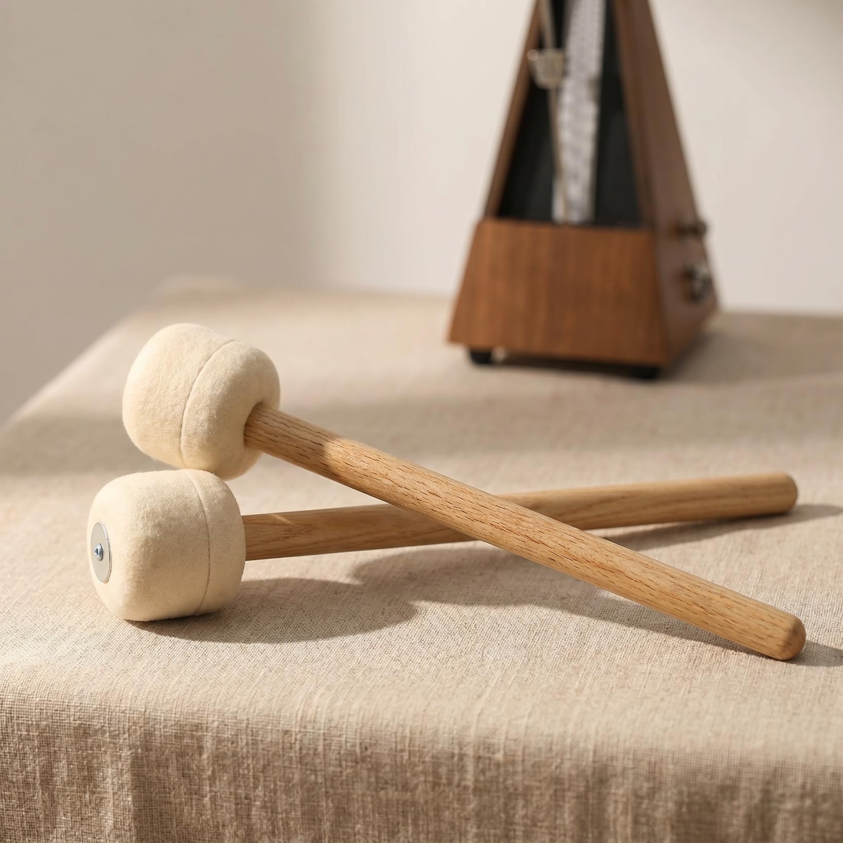 Toyvian 2 pezzi Mazzetto di grande cassa in legno con testa in feltro di lana bacchette per tamburo percussione accessorio pratico per principianti e musicisti