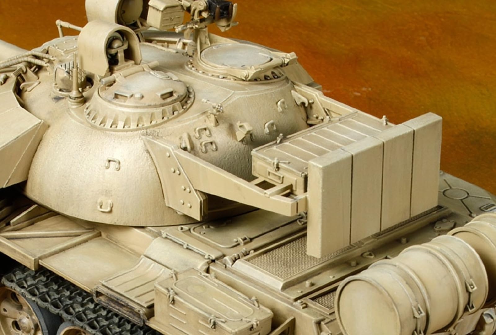 Tamiya 35324 1/35 Wojskowa seria miniaturowa nr 324 iracki czołg wojskowy T-55 Enigma plastikowy model