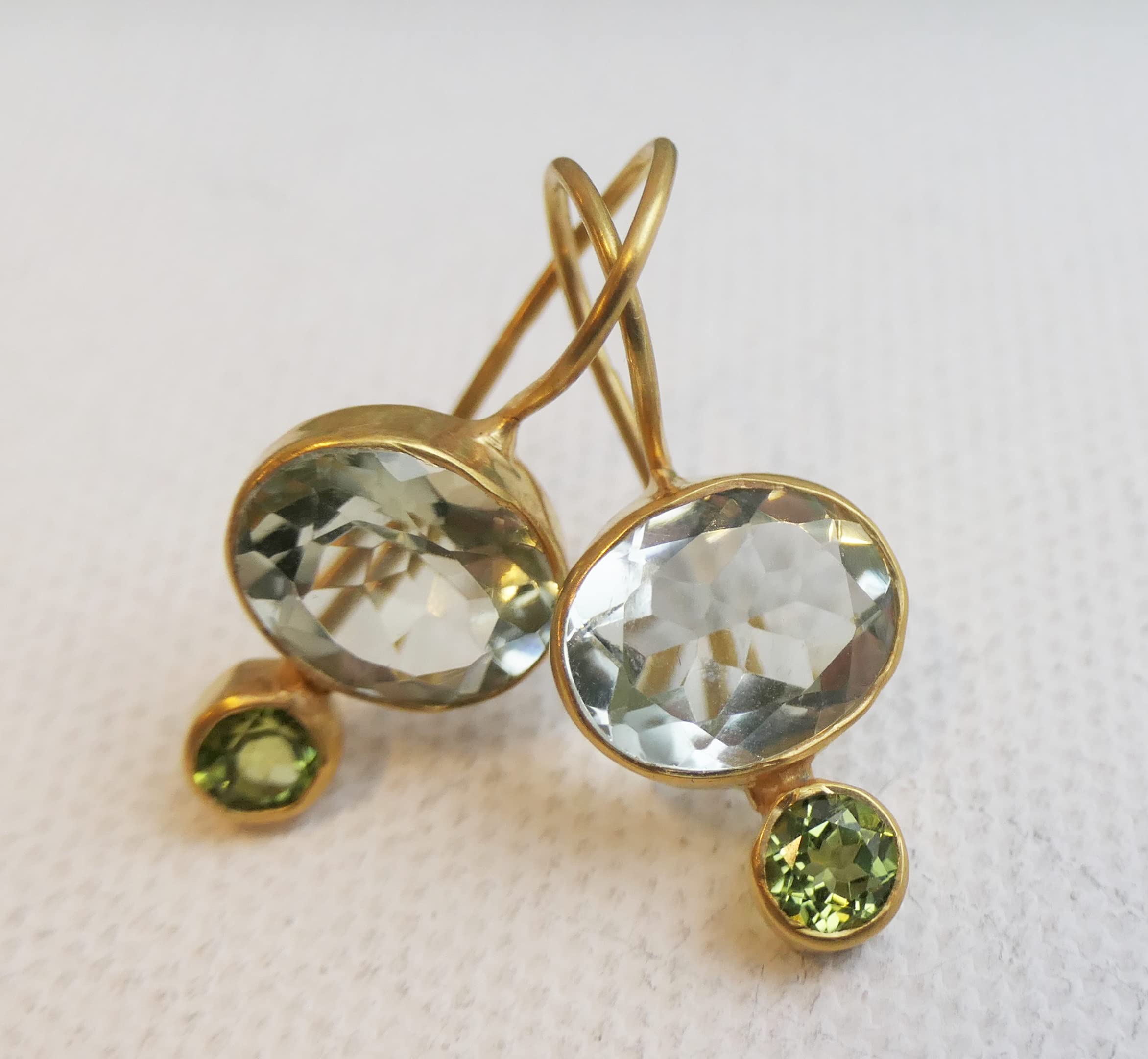 Orecchini Pendenti con Ametista Verde e Peridoto in Argento Sterling 925 Placcato Oro - Gemme Naturali Raffinate da Donna