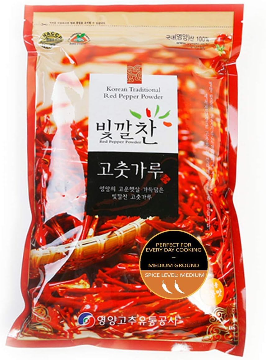 Korean Origin Red Pepper Powder Chili Flakes From Famous Award Winning Region of Yeong Yang Korea Gochugaru (고추가루) - Medium Spice - Medium Ground - Ideal for Everyday Cooking - 2.2. lbs