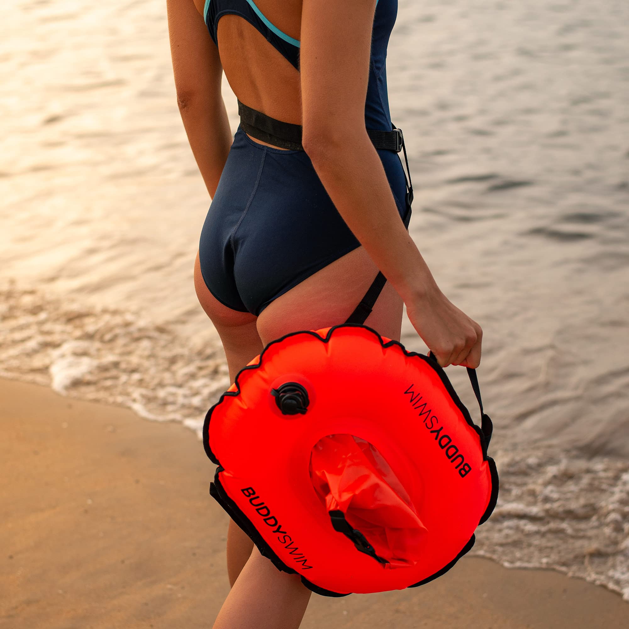 BUDDYSWIM Swimming Buoy for Open Water 10 L with Central Waterproof Pocket for easy storage of stuff, water bottle or food. Includes waterproof case for mobile phone