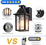 Porche lumière avec GFCI Outlet Dusk to Dawn Motion Sensor Outdoor Light 3 Modes de lumière Dispositif extérieur de lumière Étanche à l'extérieur pour la maison Patio Garage