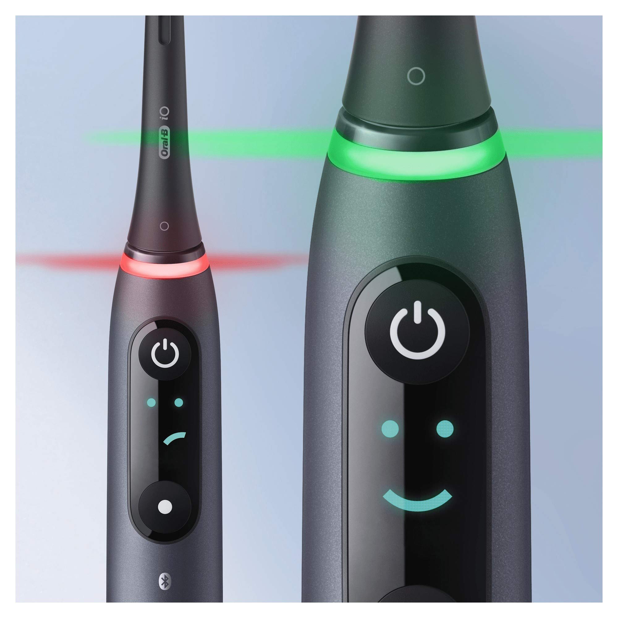 Oral-B iO 8 Cepillos de Dientes Eléctricos (Pack de 2) con Mangos Recargables, Tecnología Magnética de Braun, 2 Cabezales de Recambio, Pantalla a Color y Estuche de Viaje Premium - Blanco y Negro